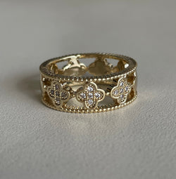 Gold Clovers w/Rhinestones Band Ring