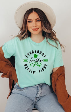 Everybody In The Pub Gettin’ Tipsy Mint Shamrock Graphic Tee